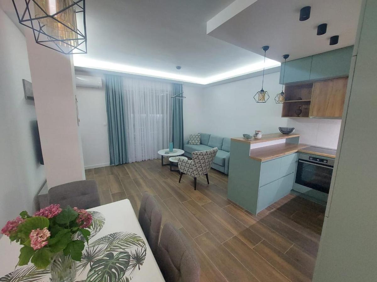 Apartment Sara With Seaview Budva